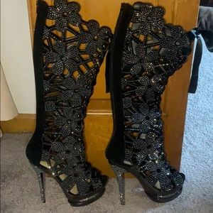 Sparkly Silver Platform High Heeled Boots Size 6